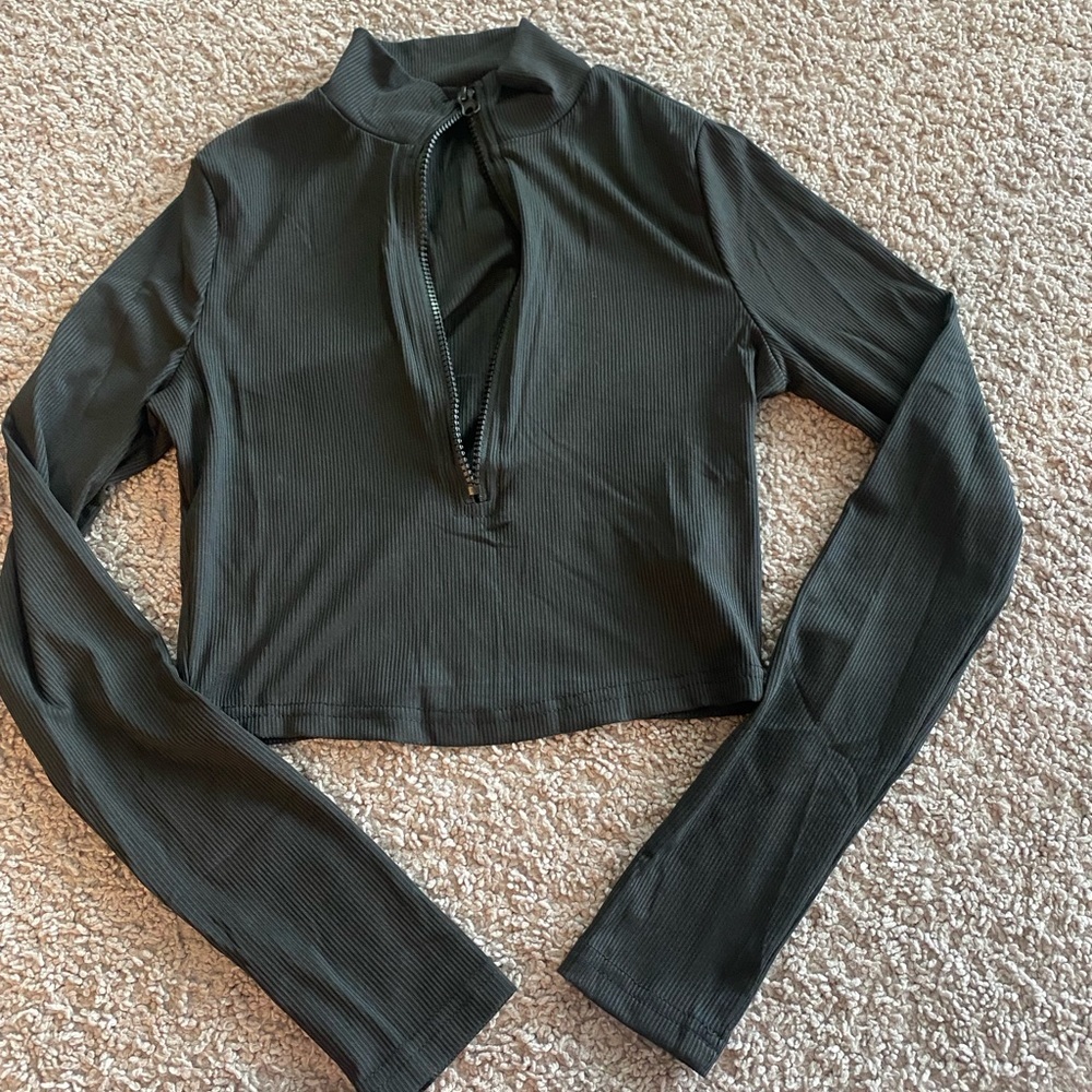💥Women’s Ribbed Cropped Halzip Sweater - Picture 2 of 7